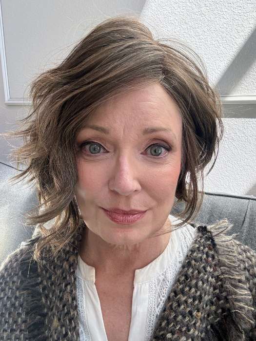 Los Angeles | Synthetic Lace Front Wig (Mono Part)